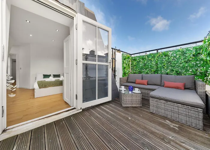 Chelsea Battersea Apt & Private Rooftop Terrace