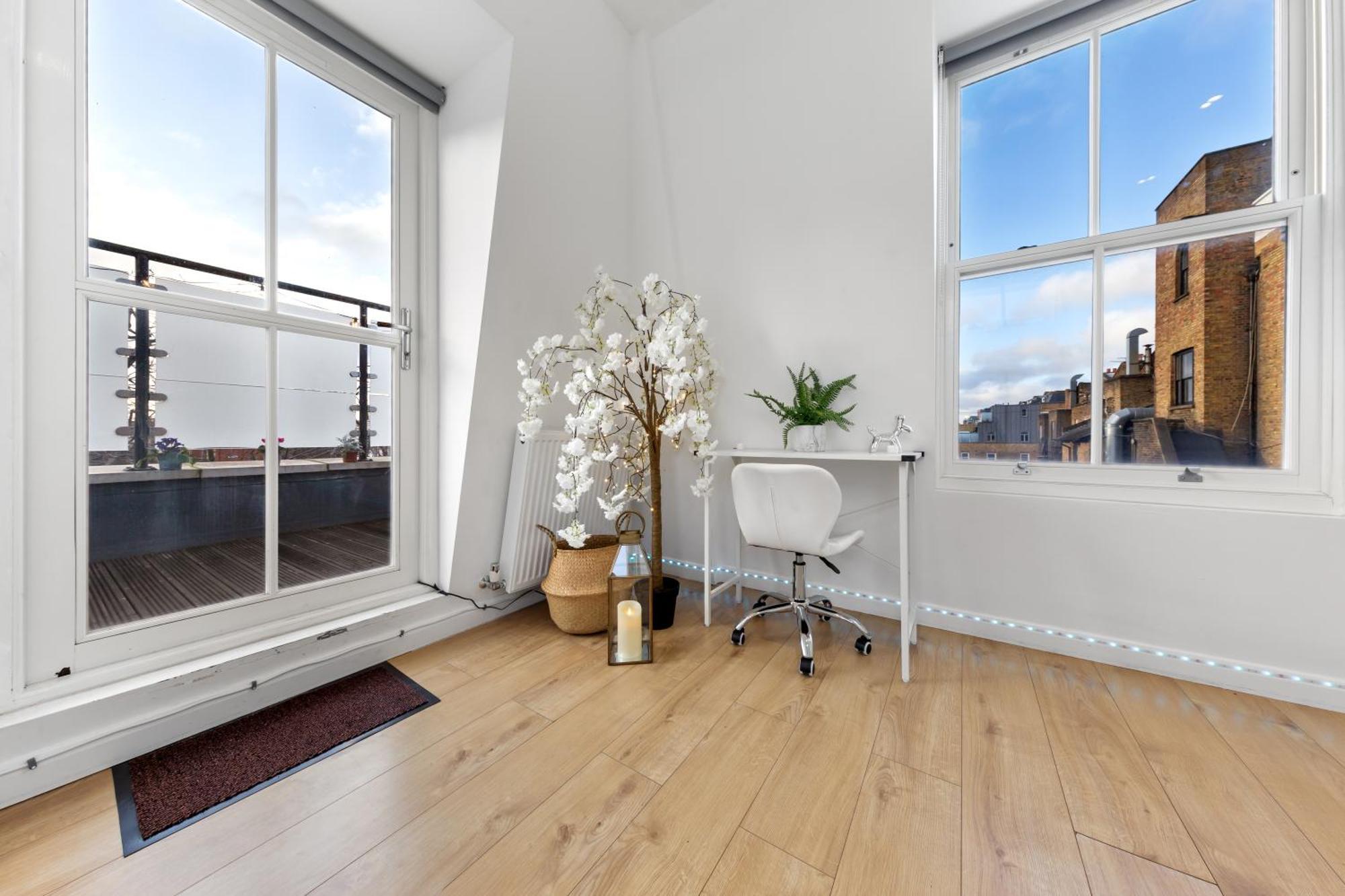 Chelsea Battersea & Private Rooftop Terrace Appartamento