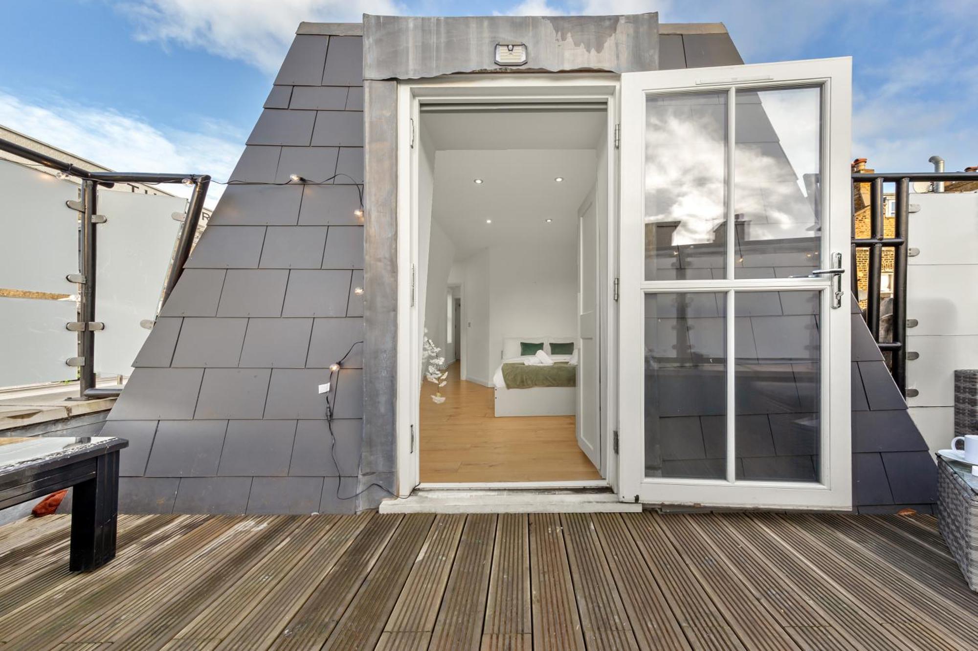 Chelsea Battersea & Private Rooftop Terrace * Londra