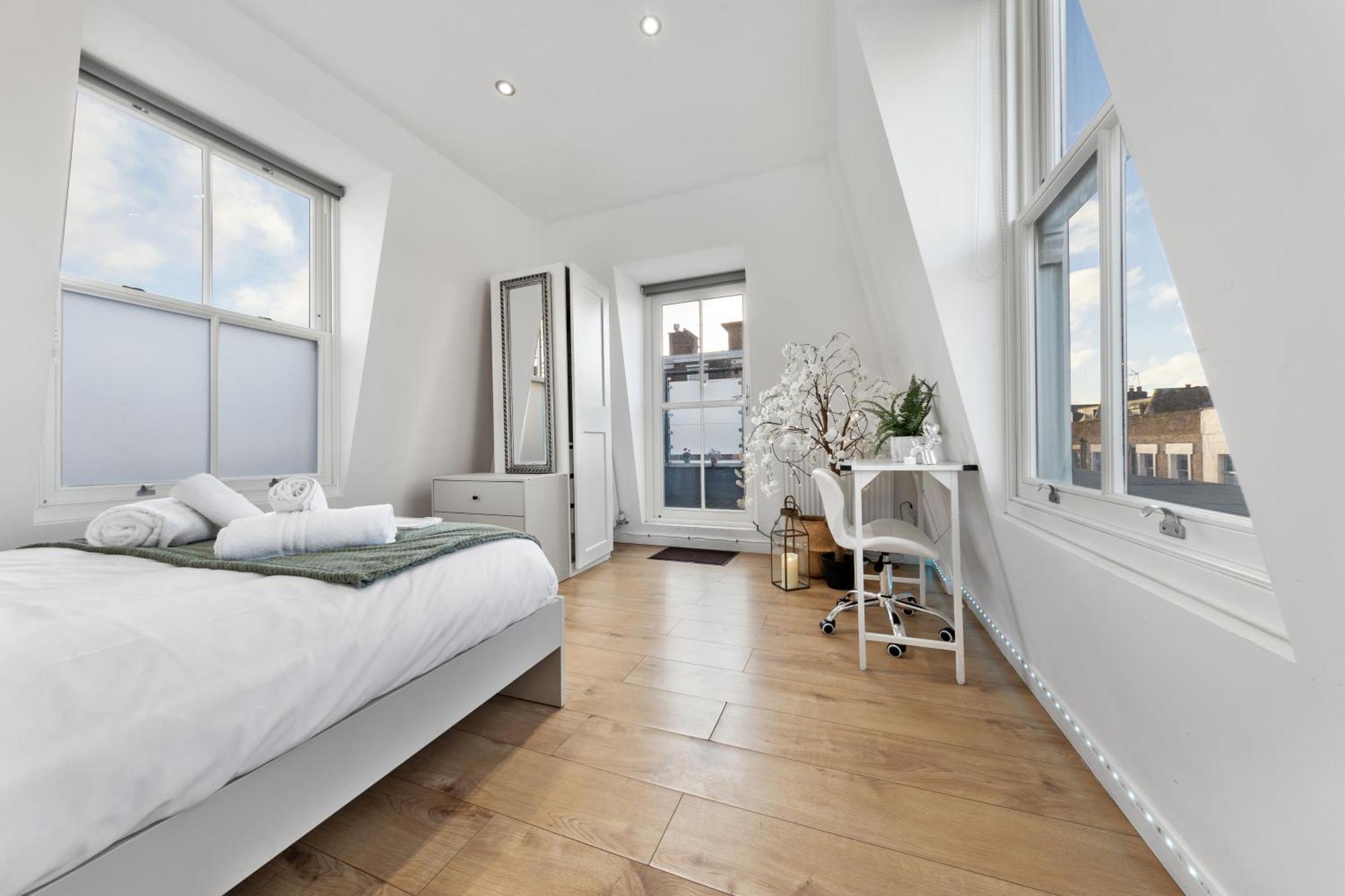 Chelsea Battersea & Private Rooftop Terrace *